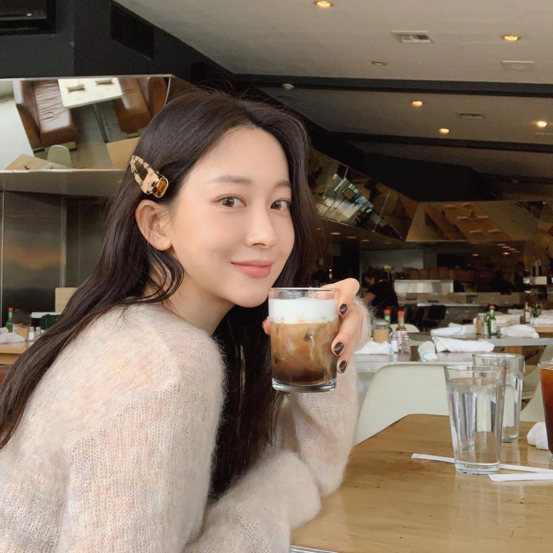 4 biến tấu cho t&oacute;c x&otilde;a d&agrave;i bớt nhạt v&agrave; từ giờ đến hết Tết, bạn sẽ đẹp xinh kh&ocirc;ng h&ocirc;m n&agrave;o giống h&ocirc;m n&agrave;o - Ảnh 11.