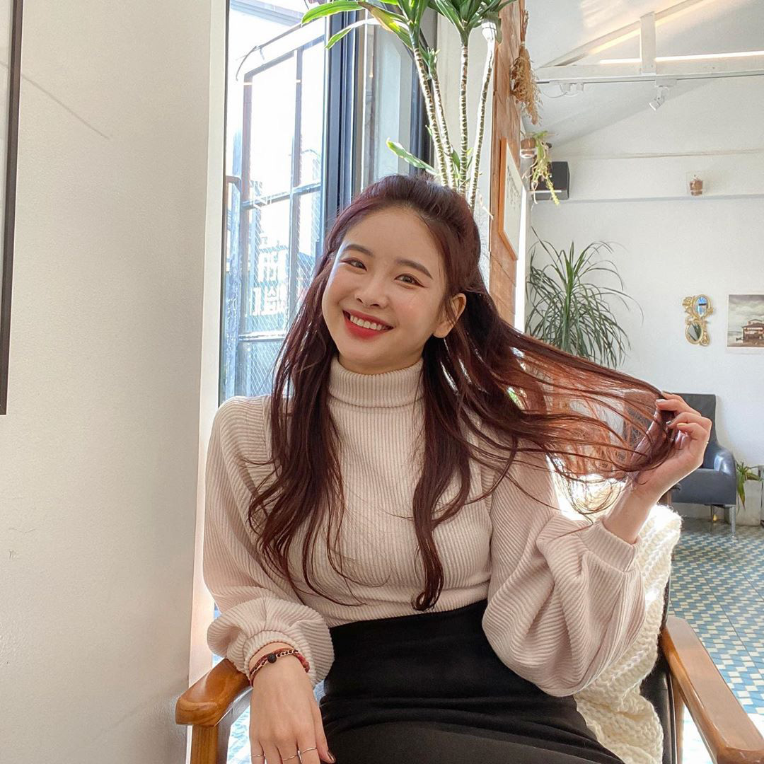 4 biến tấu cho t&oacute;c x&otilde;a d&agrave;i bớt nhạt v&agrave; từ giờ đến hết Tết, bạn sẽ đẹp xinh kh&ocirc;ng h&ocirc;m n&agrave;o giống h&ocirc;m n&agrave;o - Ảnh 13.