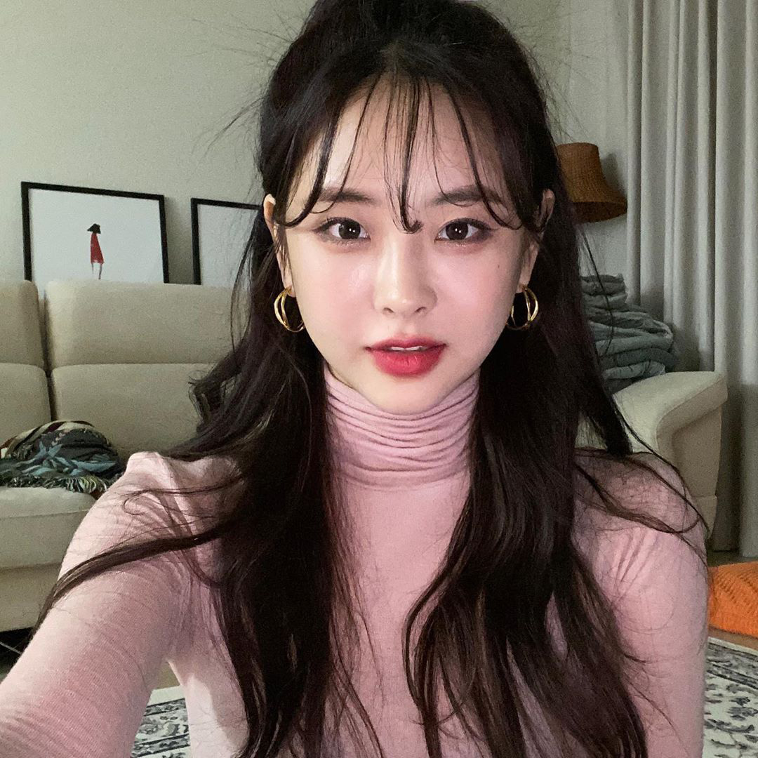 4 biến tấu cho t&oacute;c x&otilde;a d&agrave;i bớt nhạt v&agrave; từ giờ đến hết Tết, bạn sẽ đẹp xinh kh&ocirc;ng h&ocirc;m n&agrave;o giống h&ocirc;m n&agrave;o - Ảnh 15.