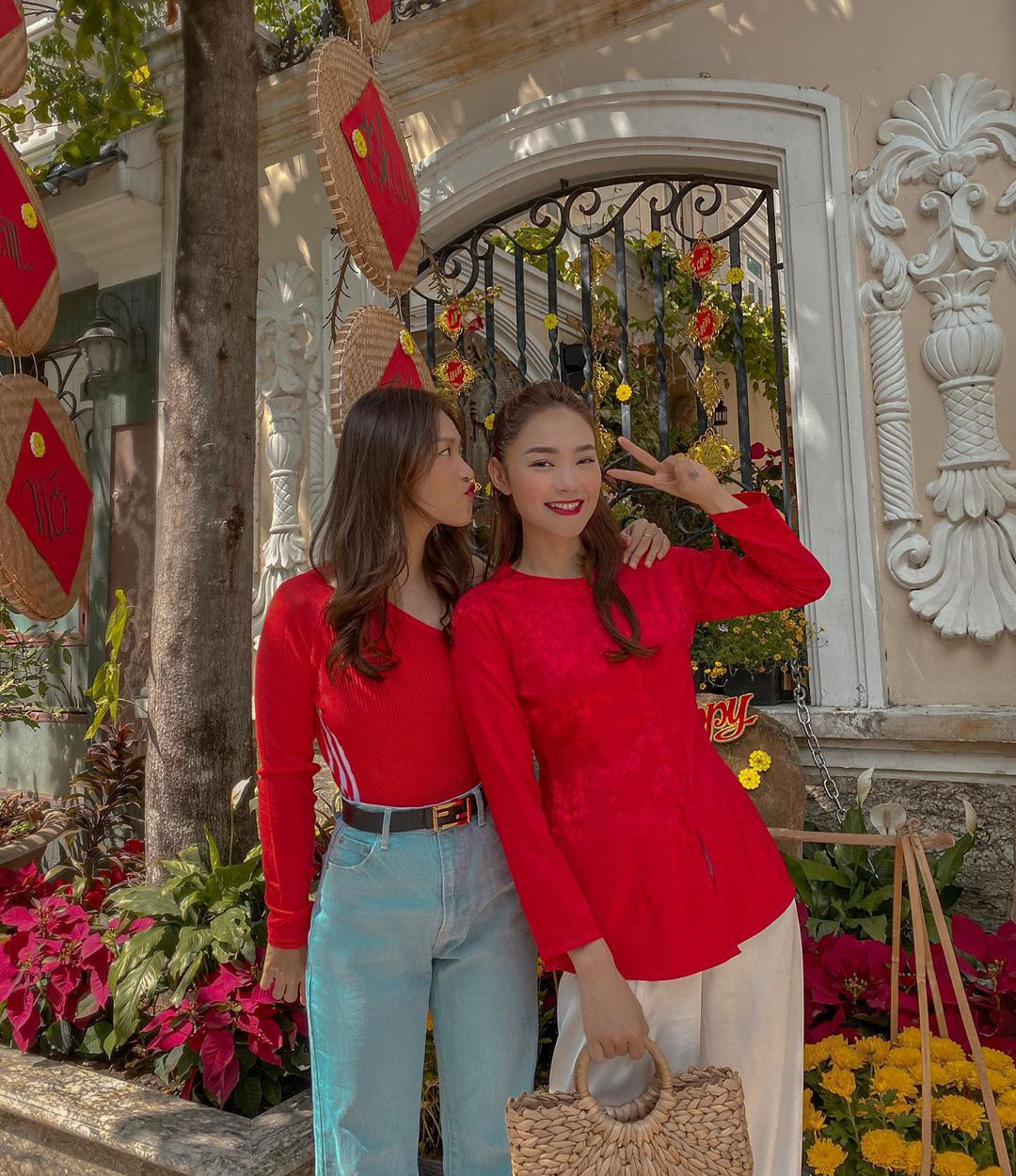 Sao Việt “đọ style” diện đồ Tết: Ai cũng kín đáo, có Yến Trang, Quỳnh Anh Shyn “đánh bạo” diện váy ngắn - Ảnh 4.