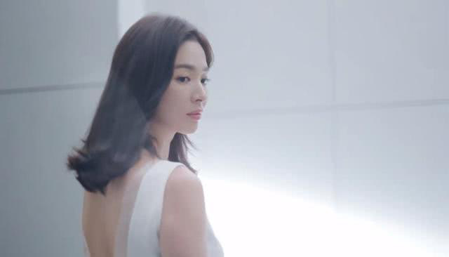 Hậu ly hôn Song Joong Ki, Song Hye Kyo hồi xuân, đẹp xuất sắc tới từng milimet trong clip quảng cáo - Ảnh 6.