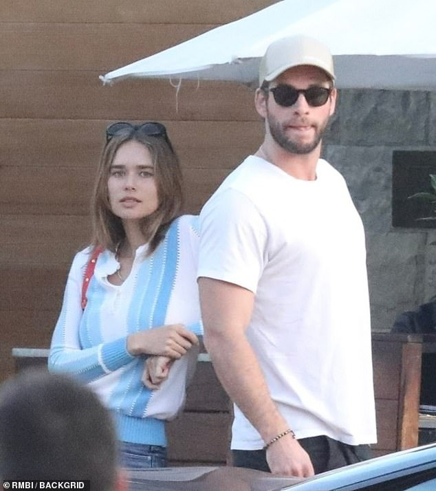 Miley Cyrus v&agrave; Liam cuối c&ugrave;ng đ&atilde; ch&iacute;nh thức ly h&ocirc;n sau 10 năm, cả 2 n&oacute;i g&igrave; sau khi ho&agrave;n th&agrave;nh thủ tục? - Ảnh 6.