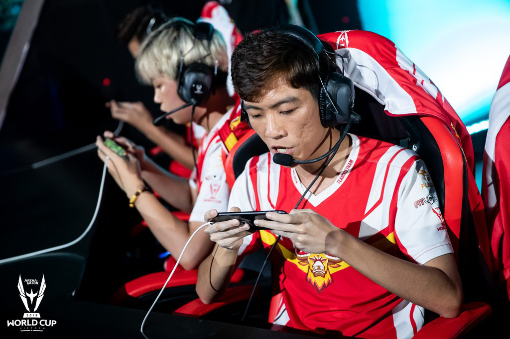 Chọn smartphone từ chơi game tới thi đấu eSports chuy&ecirc;n nghiệp: iPhone kh&ocirc;ng k&egrave;n kh&ocirc;ng trống vẫn cho Xiaomi, Oppo rồi Samsung... h&iacute;t kh&oacute;i mệt nghỉ! - Ảnh 5.