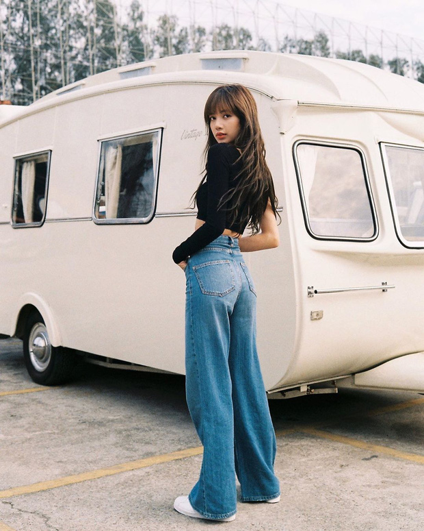 N&oacute;i lời tục tĩu x&uacute;c phạm Lisa (BLACKPINK), chủ qu&aacute;n cafe ở Th&aacute;i phải đ&oacute;ng cửa qu&aacute;n v&ocirc; thời hạn trước sự phẫn nộ của dư luận - Ảnh 4.