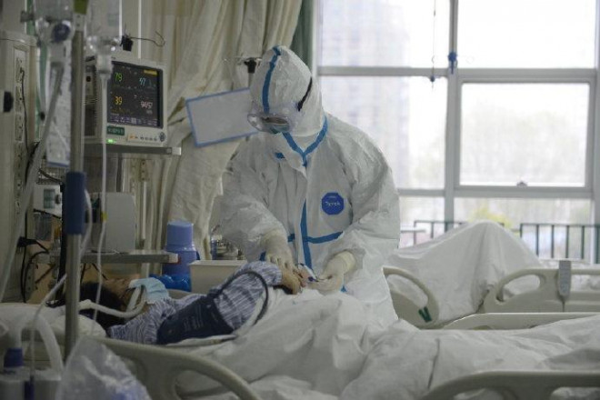 Khánh Hòa: Cho xuất viện 2 người có dấu hiệu sốt, nghi nhiễm virus corona trong tổng số 15 người đang được điều trị - Ảnh 1.