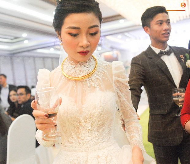 Váy cưới của cô dâu Nhật Linh: 3 bộ sương sương 1 tỷ VNĐ, riêng bộ váy chính bồng xòe đúng chuẩn váy công chúa - Ảnh 8.