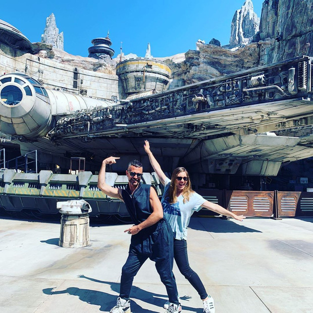 Lo sợ du khách tiếp tục ăn cắp bộ nĩa Star Wars đình đám, công viên Disneyland ở Mỹ quyết định rao bán như quà lưu niệm - Ảnh 1.
