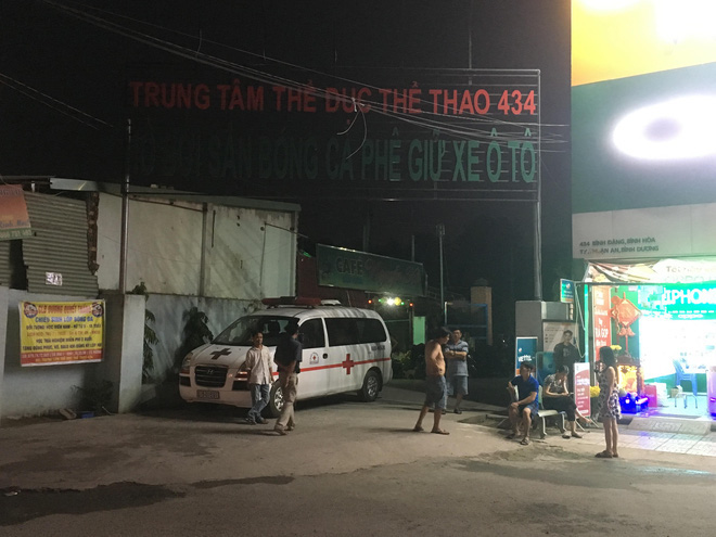 Người đ&agrave;n &ocirc;ng gục chết tr&ecirc;n ghế trong qu&aacute;n c&agrave; ph&ecirc; ở B&igrave;nh Dương - Ảnh 2.