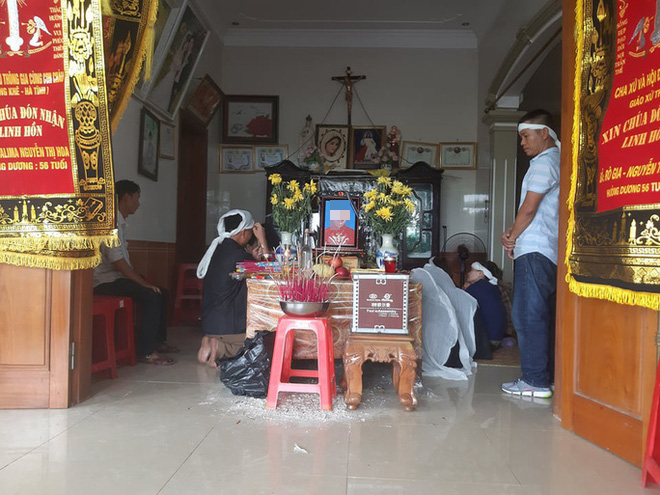 Truy tặng Hu&acirc;n chương cho người phụ nữ tử vong khi dũng cảm x&ocirc;ng v&agrave;o biển lửa cứu rừng  - Ảnh 1.