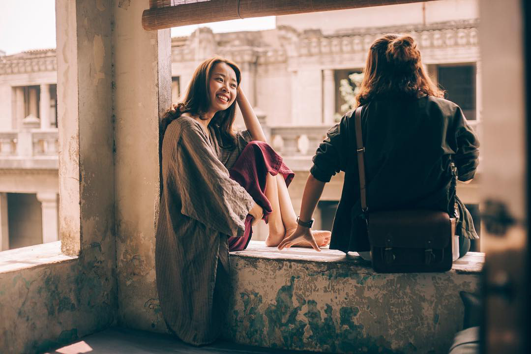 Khoanh v&ugrave;ng 4 chung cư cũ ở S&agrave;i G&ograve;n: Đẹp kh&ocirc;ng kh&aacute;c g&igrave; studio, cứ đến th&igrave; kiểu g&igrave; cũng c&oacute; cả rổ ảnh mang về - Ảnh 2.