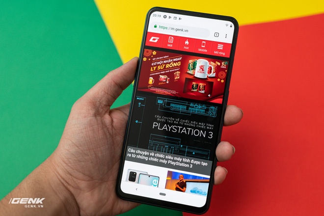 Tr&ecirc;n tay Vsmart Active 3: Camera th&ograve; thụt, mặt lưng xanh ngọc lục bảo bắt mắt, tặng k&egrave;m sạc 18W - Ảnh 11.