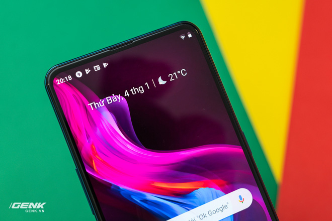 Tr&ecirc;n tay Vsmart Active 3: Camera th&ograve; thụt, mặt lưng xanh ngọc lục bảo bắt mắt, tặng k&egrave;m sạc 18W - Ảnh 14.