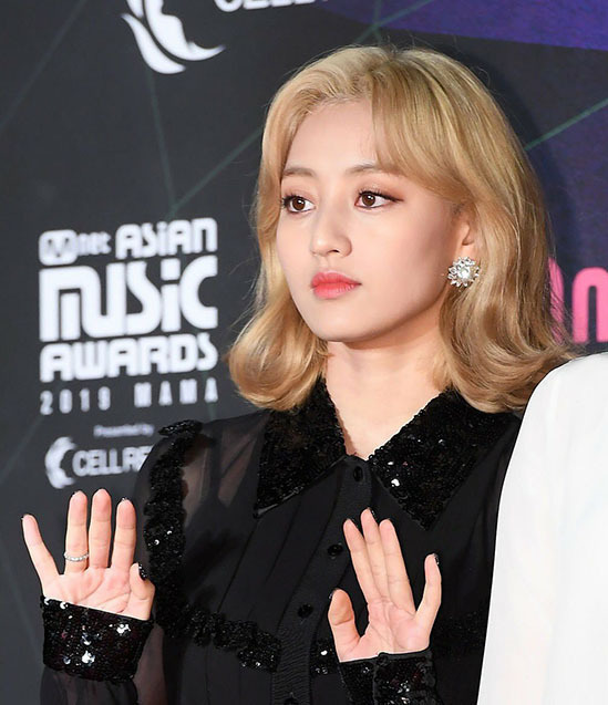 Jihyo (TWICE) lên tiếng vì biến mất khó hiểu tại MAMA 2019: Cách đáp trả mỉa mai và dùng từ châm biếm gây tranh cãi lớn - Ảnh 2.