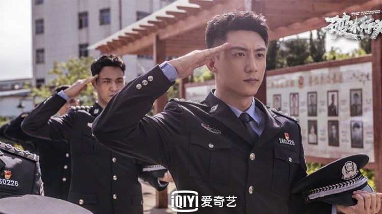 Hậu Duệ Mặt Trời c&oacute; bản Trung c&oacute; t&ecirc;n cực sến Qu&acirc;n Trang Th&acirc;n Y&ecirc;u, d&agrave;n cast nhan sắc kh&ocirc;ng thua k&eacute;m vợ chồng Song - Song - Ảnh 5.