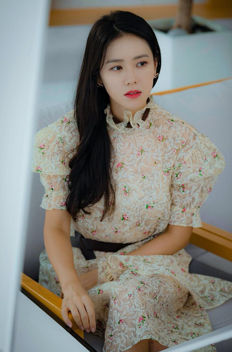Chị đẹp Son Ye Jin U40 vẫn trẻ như gái 18 nhờ loạt kiểu tóc nữ tính tuyệt xinh trong Crash Landing On You - Ảnh 7.