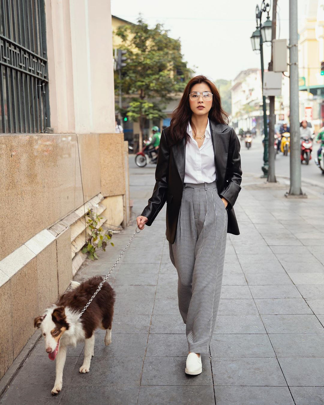 Street style sao Việt: Phượng Chanel ton sur ton cùng bạn iu Vũ Khắc Tiệp, Hà Tăng giản dị nhưng chất nhất tuần - Ảnh 1.