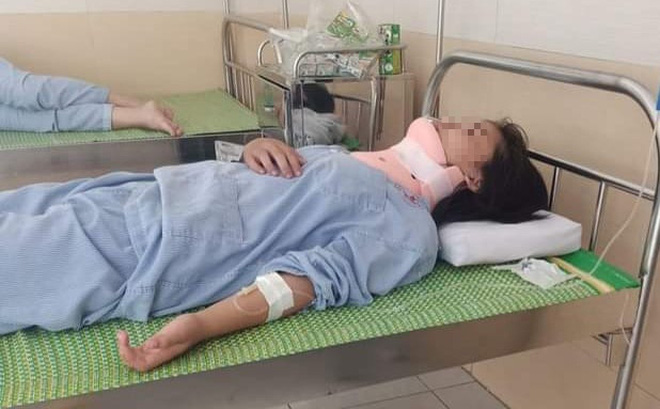 Nữ sinh lớp 8 bị bạn đ&aacute;nh ở Gia L&acirc;m đi học 1 buổi lại nghỉ v&igrave; đau đầu - Ảnh 1.