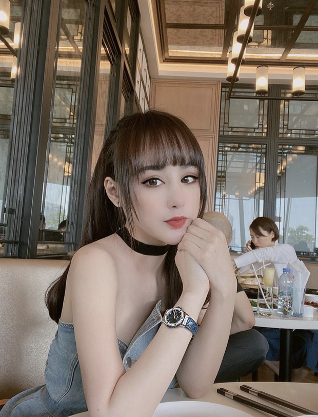 Bạn gái hotgirl của Karik xuất hiện trên sóng truyền hình Rap Việt, nhan sắc lạ và khác biệt quá lớn khiến netizen dậy sóng - Ảnh 4.