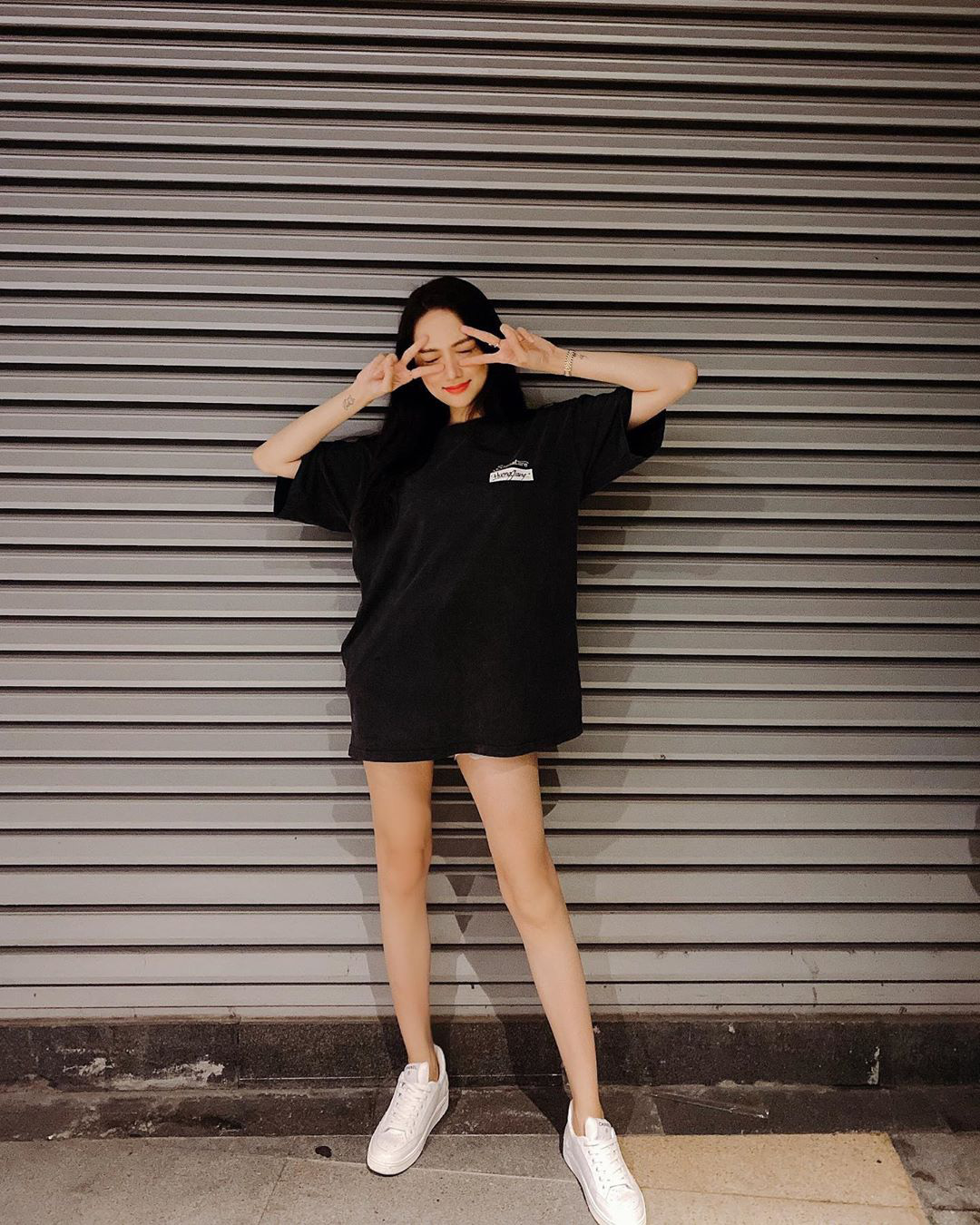 Instagram look xịn của sao Việt tuần qua: Ngọc Trinh lên đồ gợi cảm, cô em Chi Pu cũng bạo chẳng kém - Ảnh 4. Instagram look xịn của sao Việt tuần qua: Ngọc Trinh lên đồ gợi cảm, cô em Chi Pu cũng bạo chẳng kém - Ảnh 4.