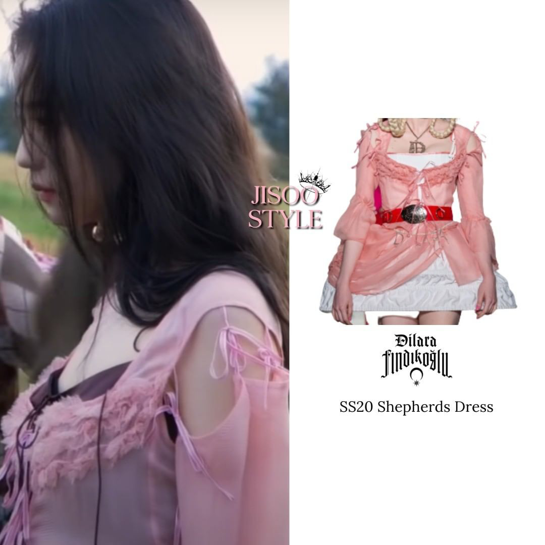 Debut 4 năm nhưng BLACKPINK vẫn ngại mặc hở, toàn “chơi chiêu” diện thêm áo để vòng 1 kín bưng - Ảnh 7. Debut 4 năm nhưng BLACKPINK vẫn ngại mặc hở, toàn “chơi chiêu” diện thêm áo để vòng 1 kín bưng - Ảnh 7.