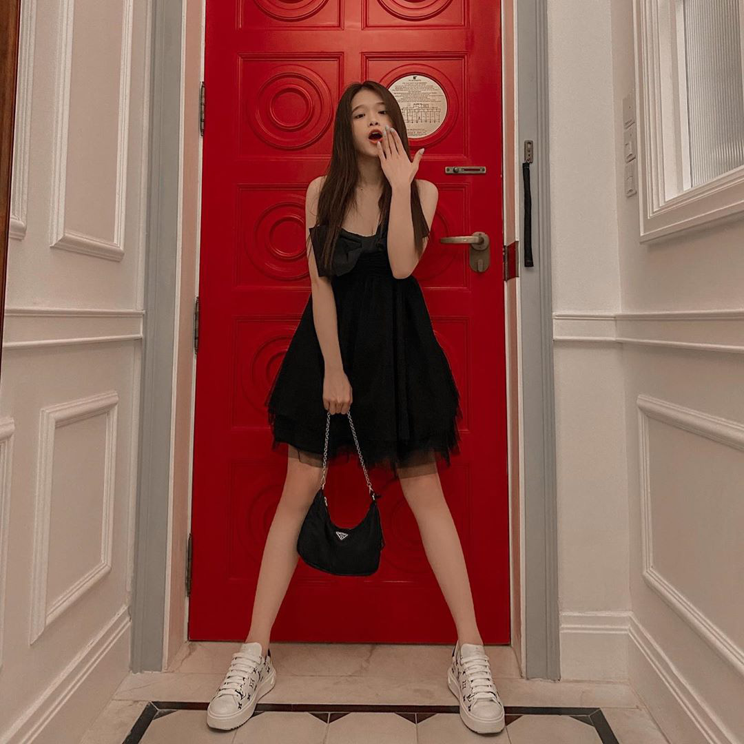 Instagram look xịn của sao Việt tuần qua: Ngọc Trinh lên đồ gợi cảm, cô em Chi Pu cũng bạo chẳng kém - Ảnh 6. Instagram look xịn của sao Việt tuần qua: Ngọc Trinh lên đồ gợi cảm, cô em Chi Pu cũng bạo chẳng kém - Ảnh 6.