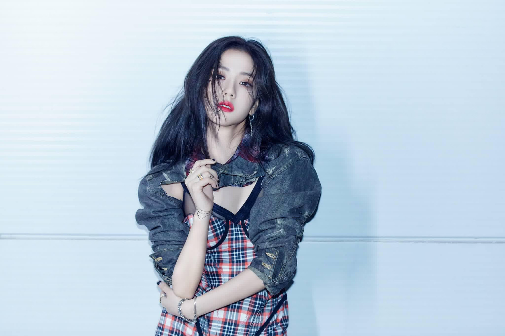 Diện chung váy, Jisoo khí chất ngời ngời nhưng Yeri mới gây bất ngờ vì sexy ngoài tưởng tượng - Ảnh 1. Diện chung váy, Jisoo khí chất ngời ngời nhưng Yeri mới gây bất ngờ vì sexy ngoài tưởng tượng - Ảnh 1.
