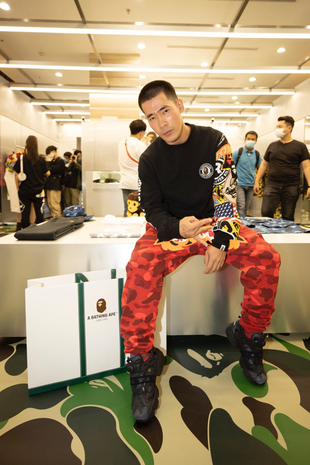 Nóng hổi những “đám mây rằn ri” BAPE trở thành góc check-in chất lừ cho giới trẻ - Ảnh 5. Nóng hổi những “đám mây rằn ri” BAPE trở thành góc check-in chất lừ cho giới trẻ - Ảnh 5.