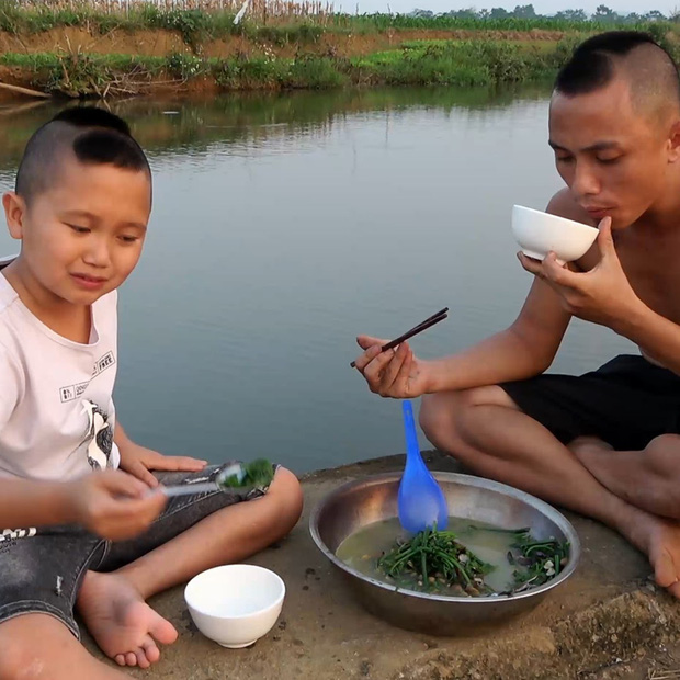 After being separated from the Ba Vi palace for less than a year, the Tam Mao brothers built a new and equally monumental one - Photo 1.