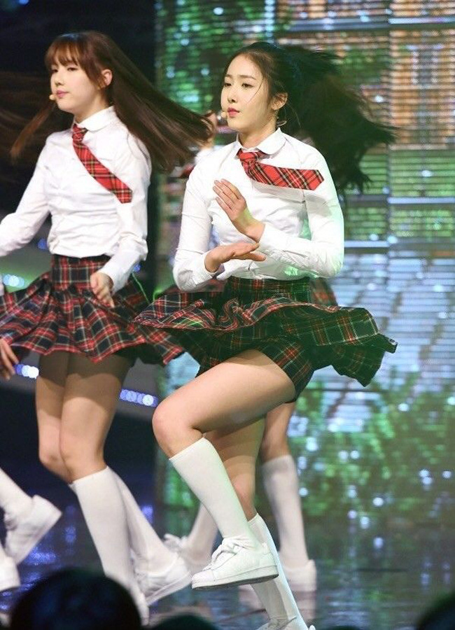 Idol Hản nhảy nhót tưng bừng mà không lộ hàng là nhờ cách chọn nội y vô cùng tinh tế - Ảnh 9. Idol Hản nhảy nhót tưng bừng mà không lộ hàng là nhờ cách chọn nội y vô cùng tinh tế - Ảnh 9.