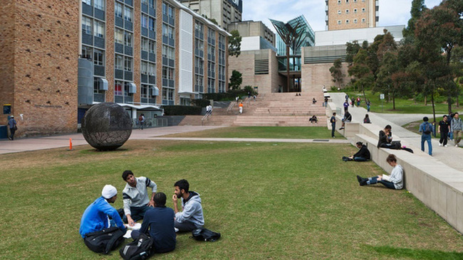 Gia tăng nguy cơ phá sản nhiều trường Đại học tại Anh và Australia - Ảnh 1.