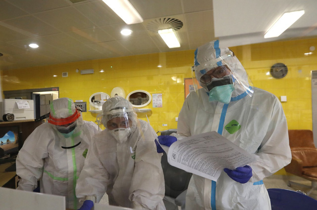 8.000 nh&acirc;n vi&ecirc;n y tế tại Cộng h&ograve;a Czech đối mặt với nguy cơ bị nhiễm COVID-19 - Ảnh 1.