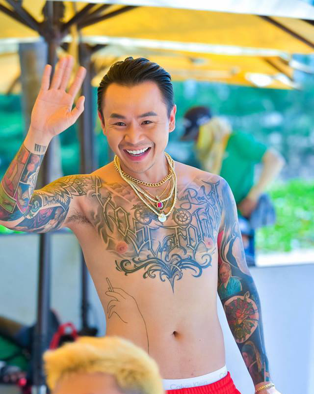 Wowy Nguyễn  Máu đỏ da vàng Trên lưng tao xăm hai chữ Việt Nam Wowy  Vietnam Tattoo Việt Nam vô địch  Facebook