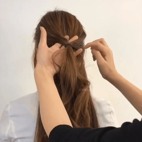 2 cách buộc tóc siêu nhanh và đẹp để các nàng áp dụng cho dịp 20/10 - Ảnh 6.