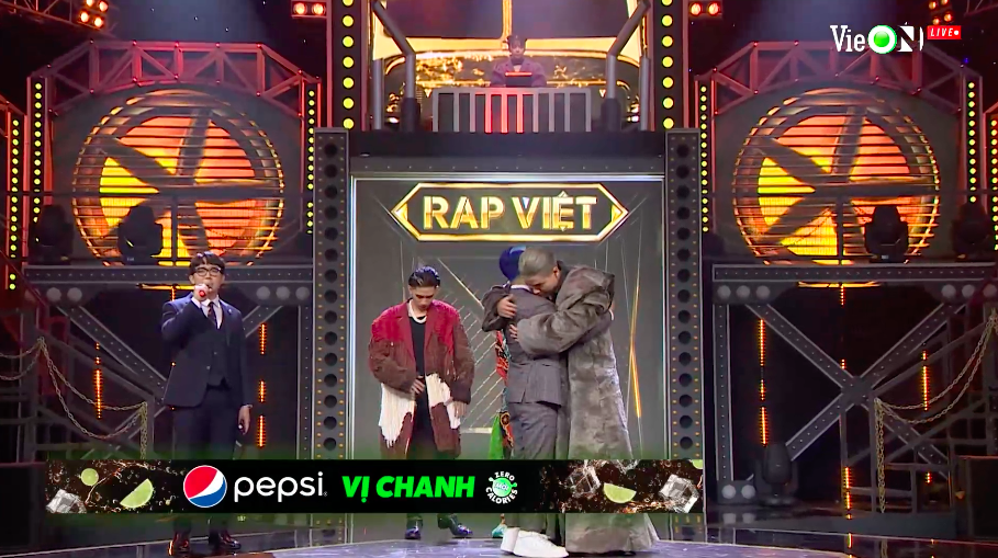 GDucky rap Tiền Nhiều Để Làm Gì cực sâu cay được dàn HLV khen nức nở, xuất sắc thẳng tiến vào Chung kết! - Ảnh 6.