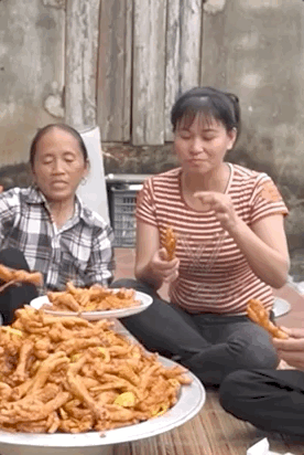 Thêm một nhân vật ăn chực nói xạo xuất hiện trong clip của bà Tân, bằng chứng được netizen soi ra rành rành không cãi được - Ảnh 7.