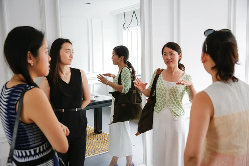 Đào tạo quý tộc kiểu Tây ở Trung Quốc: Học phí gần 300 triệu đồng, Hermes chỉ là bậc thang nhập môn - Ảnh 6. Đào tạo quý tộc kiểu Tây ở Trung Quốc: Học phí gần 300 triệu đồng, Hermes chỉ là bậc thang nhập môn - Ảnh 6.