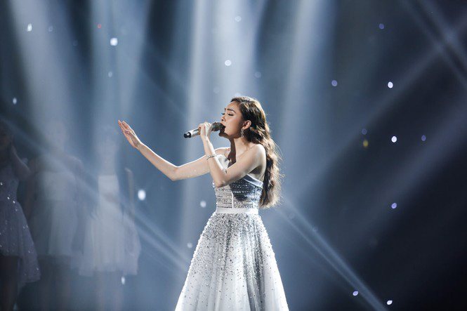 Profile giọng ca opera giúp GDucky thăng hoa tại Rap Việt: Á quân Nhân Tố Bí Ẩn 2016, là trò cưng của Tóc Tiên - Ảnh 10. Profile giọng ca opera giúp GDucky thăng hoa tại Rap Việt: Á quân Nhân Tố Bí Ẩn 2016, là trò cưng của Tóc Tiên - Ảnh 10.