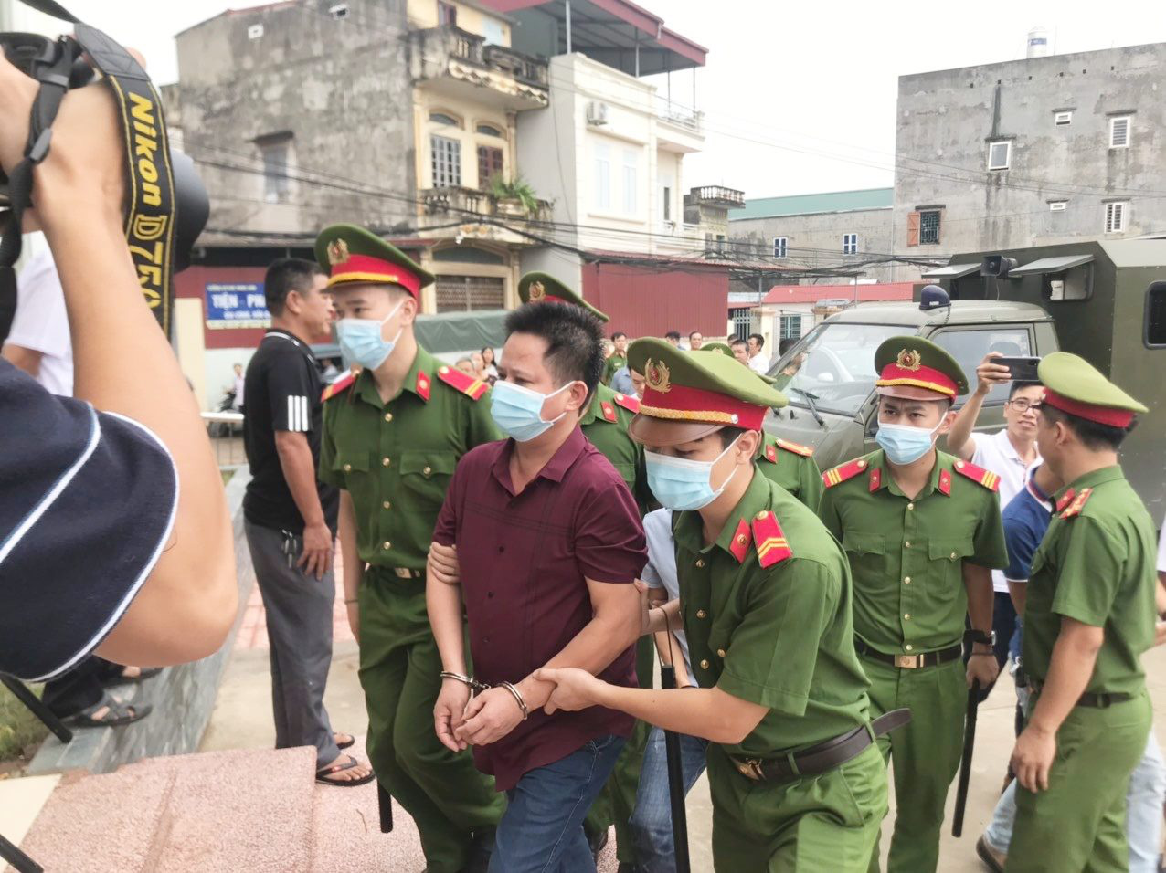 The girl was forced to kneel at Nhien's barbecue: if the defendant Thien is sincere, repents and apologizes to me, I will consider requesting mitigation of punishment - Photo 8.