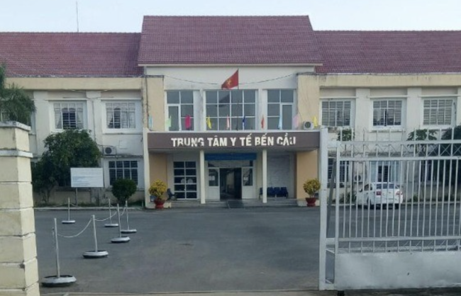 Tây Ninh: Gần 70 học sinh 4 trường tiểu học đau bụng, nôn ói phải nhập viện cấp cứu sau khi ăn bánh Trung thu - Ảnh 1.