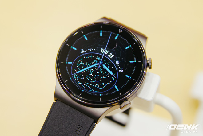 Trên tay Huawei Watch GT 2 Pro chính thức tại Việt Nam: đồng hồ thể thao cao cấp, pin đến 2 tuần giá 8,99 triệu đồng - Ảnh 1.