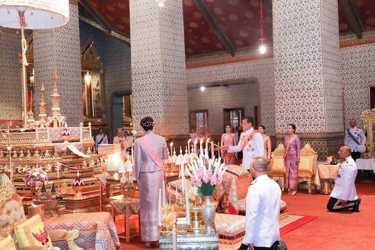 The return of the Royal Queen to Thailand draws attention: Silently watching the King and Queen attend the event and have their own highlight activities - Photo 1.