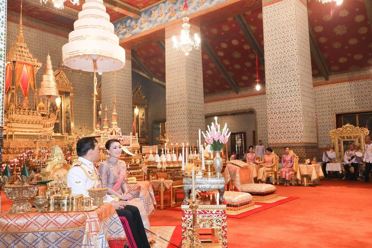 The return of the Royal Queen to Thailand draws attention: Silently watching the King and Queen attend the event and have their own highlight activities - Photo 3.