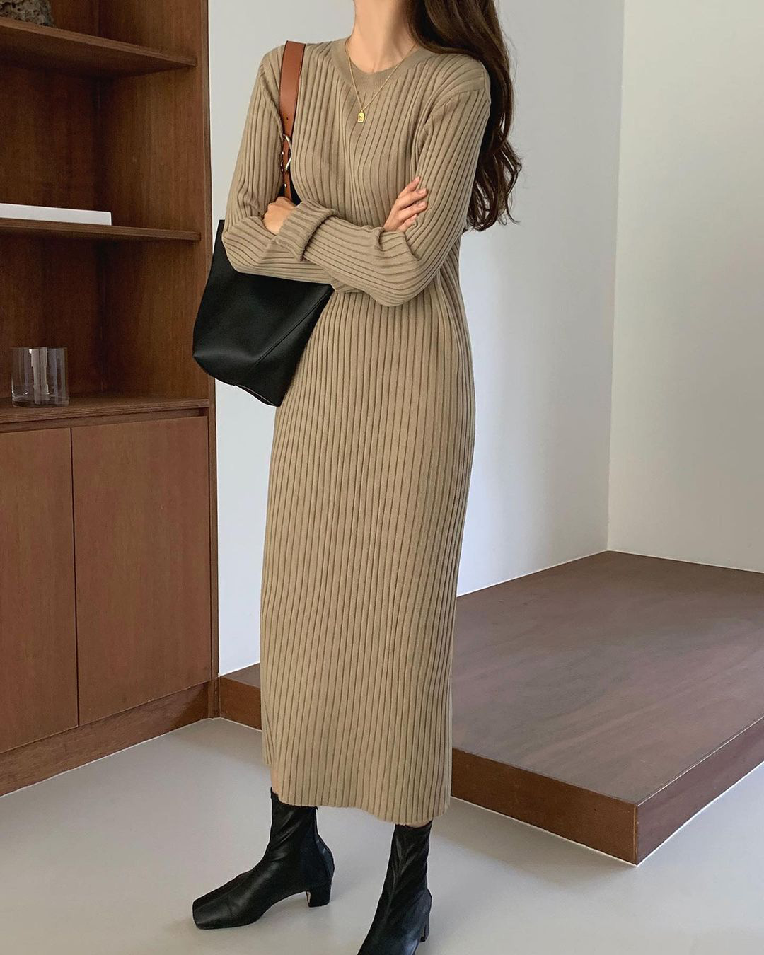 11 công thức váy + boots rõ xinh, các nàng ghim ngay để từ giờ đến cuối năm luôn mặc đẹp - Ảnh 9. 11 công thức váy + boots rõ xinh, các nàng ghim ngay để từ giờ đến cuối năm luôn mặc đẹp - Ảnh 9.