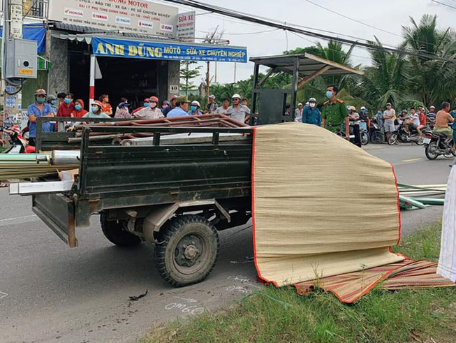 Mother painfully received the news that her 13-year-old daughter died after crashing into a metal truck: I asked for 20k to go to the Mid-Autumn Festival, unexpectedly it was the last day of my life - Photo 1.