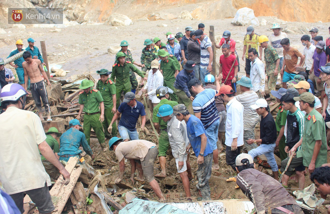 Heavenly grief of a mother who lost 3 children in a landslide on a mountain in Tra Leng: The village died, the house collapsed, I too was buried in it - Photo 2.