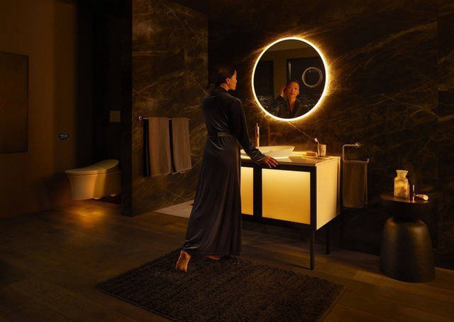 Dạo quanh phòng tắm công nghệ cao đặc biệt, nơi có thể điều khiển mọi thứ từ toilet đến gương bằng giọng nói với giá bán gần 400 triệu - Ảnh 2.