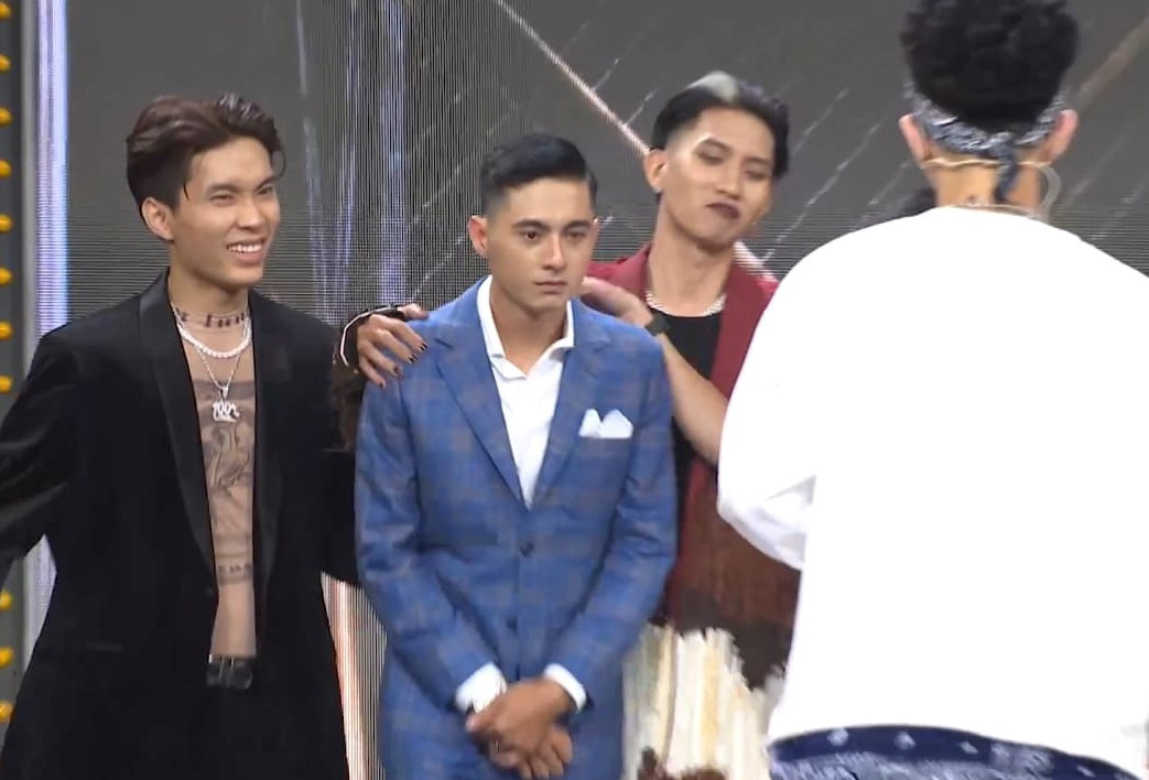 Suboi escaped the scene empty-handed when Tlinh was saved by JustaTee's yellow hat in the Rap Viet Final - Photo 3.