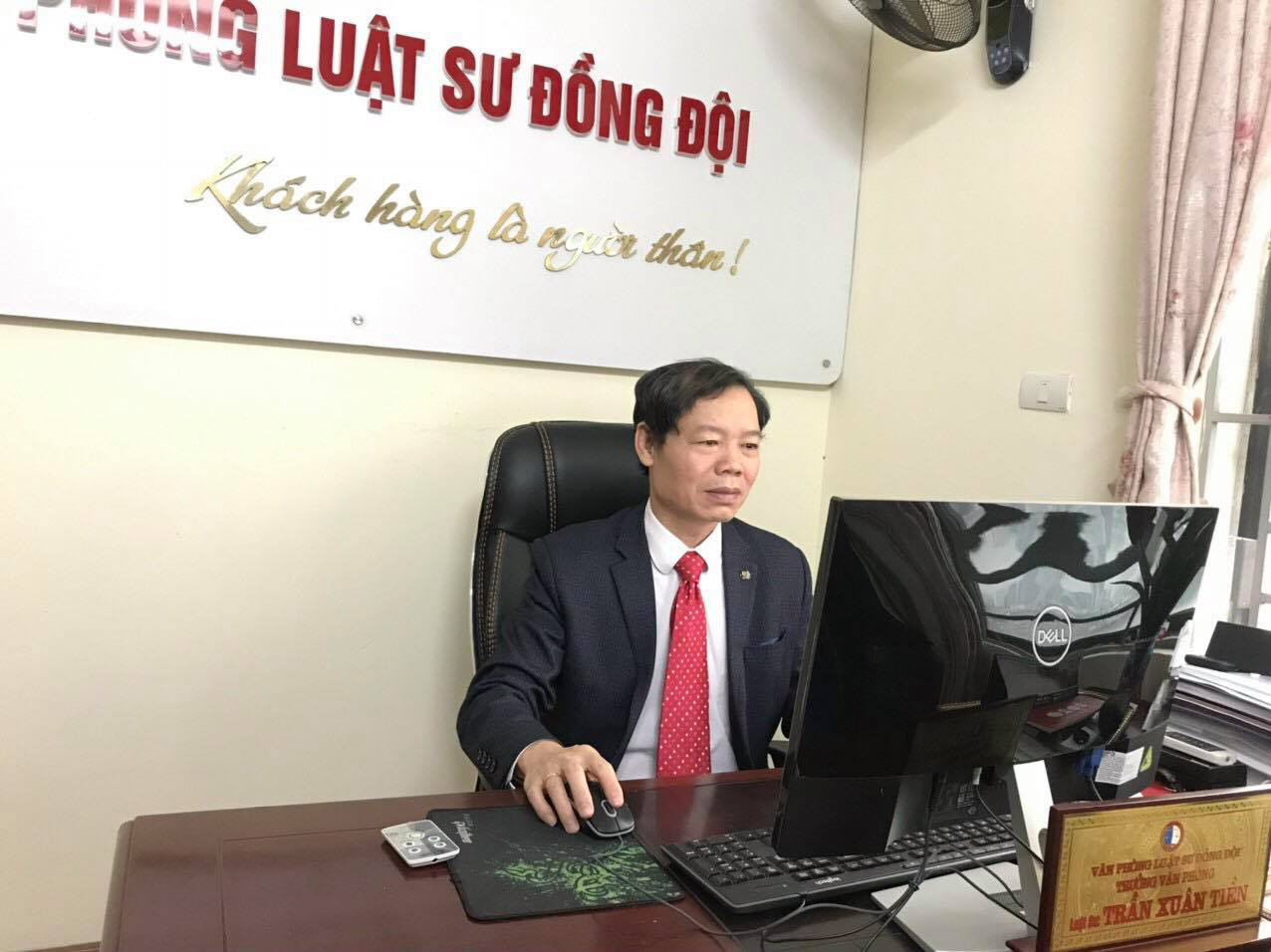 The lawyer shared the possible cases surrounding the photo of Huong Giang inviting the police to the antifan house - Photo 2.