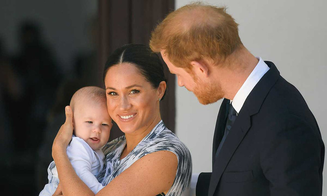 Vợ chồng Meghan Markle dính nghi án lừa dối công chúng liên quan đến sự chào đời của bé Archie và không muốn đón Giáng sinh cùng hoàng gia - Ảnh 2.