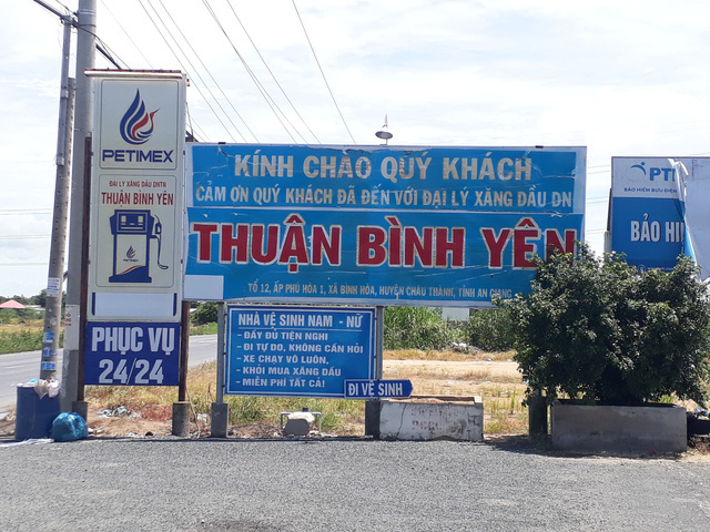 Cận cảnh cây xăng có các slogan độc nhất vô nhị ở An Giang - Ảnh 1.